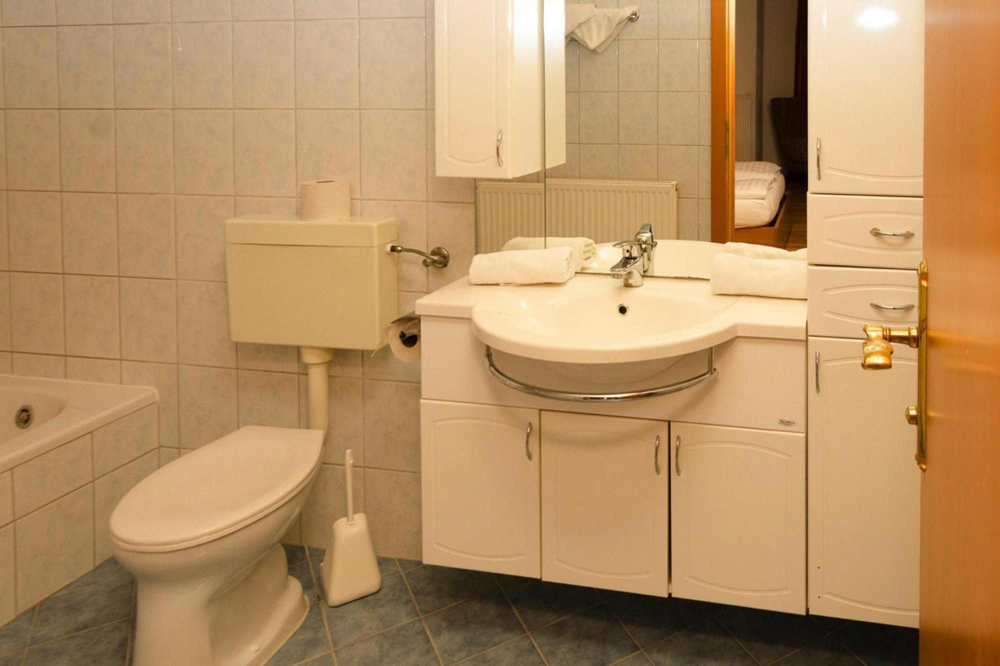 Apartment In Podersdorf Am See With A Bicycle Storage Exterior foto