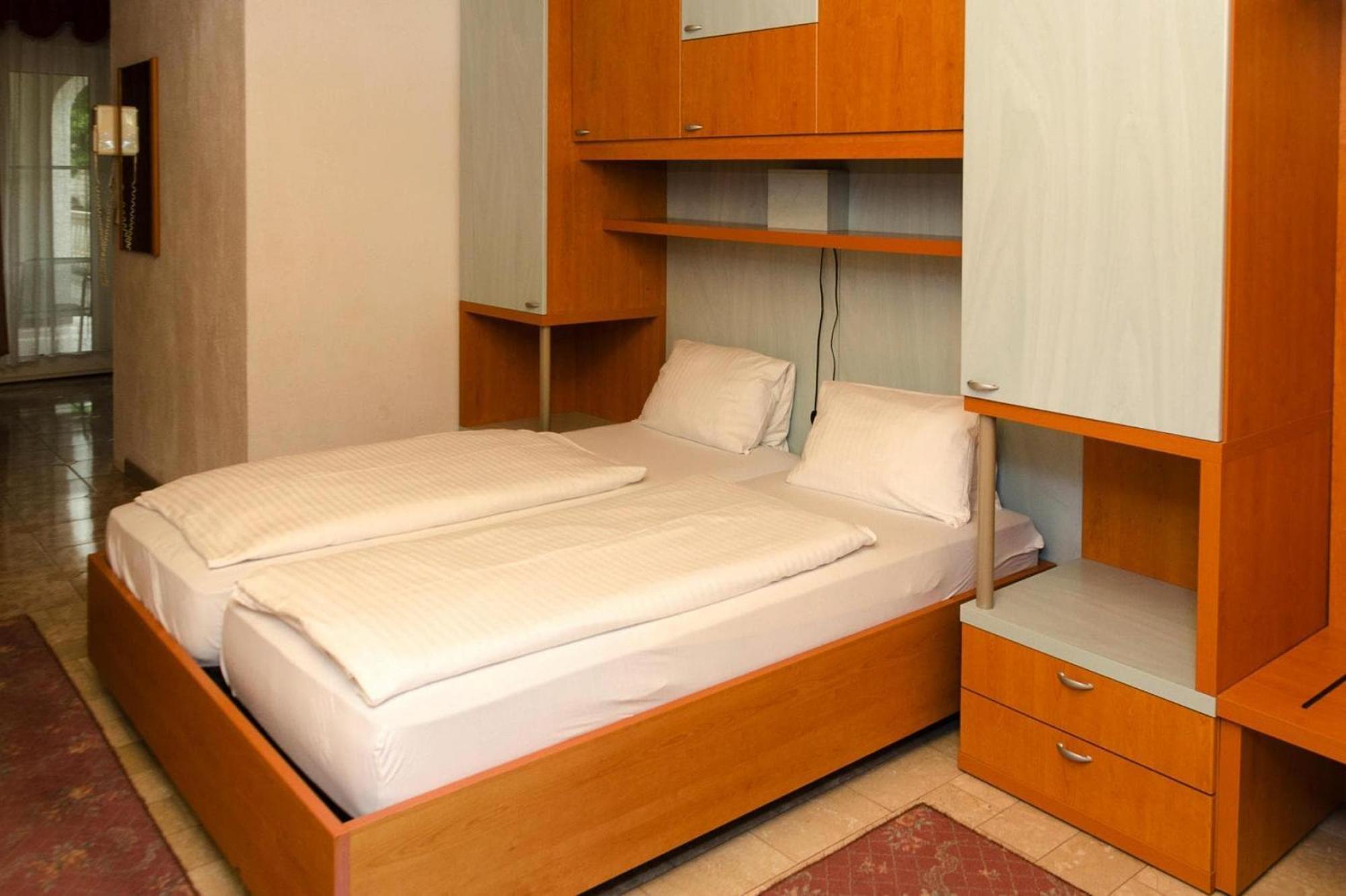 Apartment In Podersdorf Am See With A Bicycle Storage Exterior foto